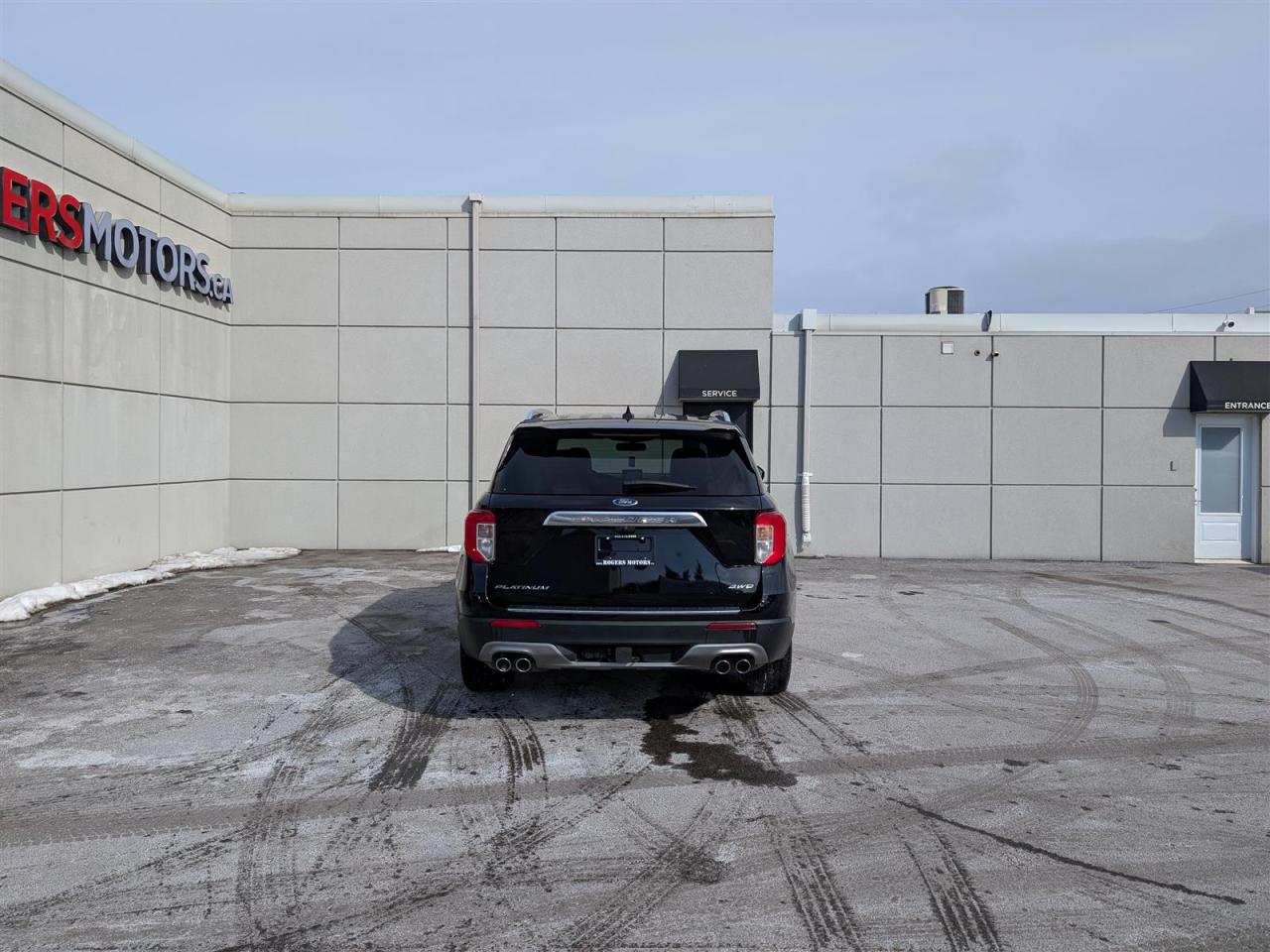 2023 Ford Explorer PLATINUM AWD - PANO ROOF - NAVI - 6 PASS Photo