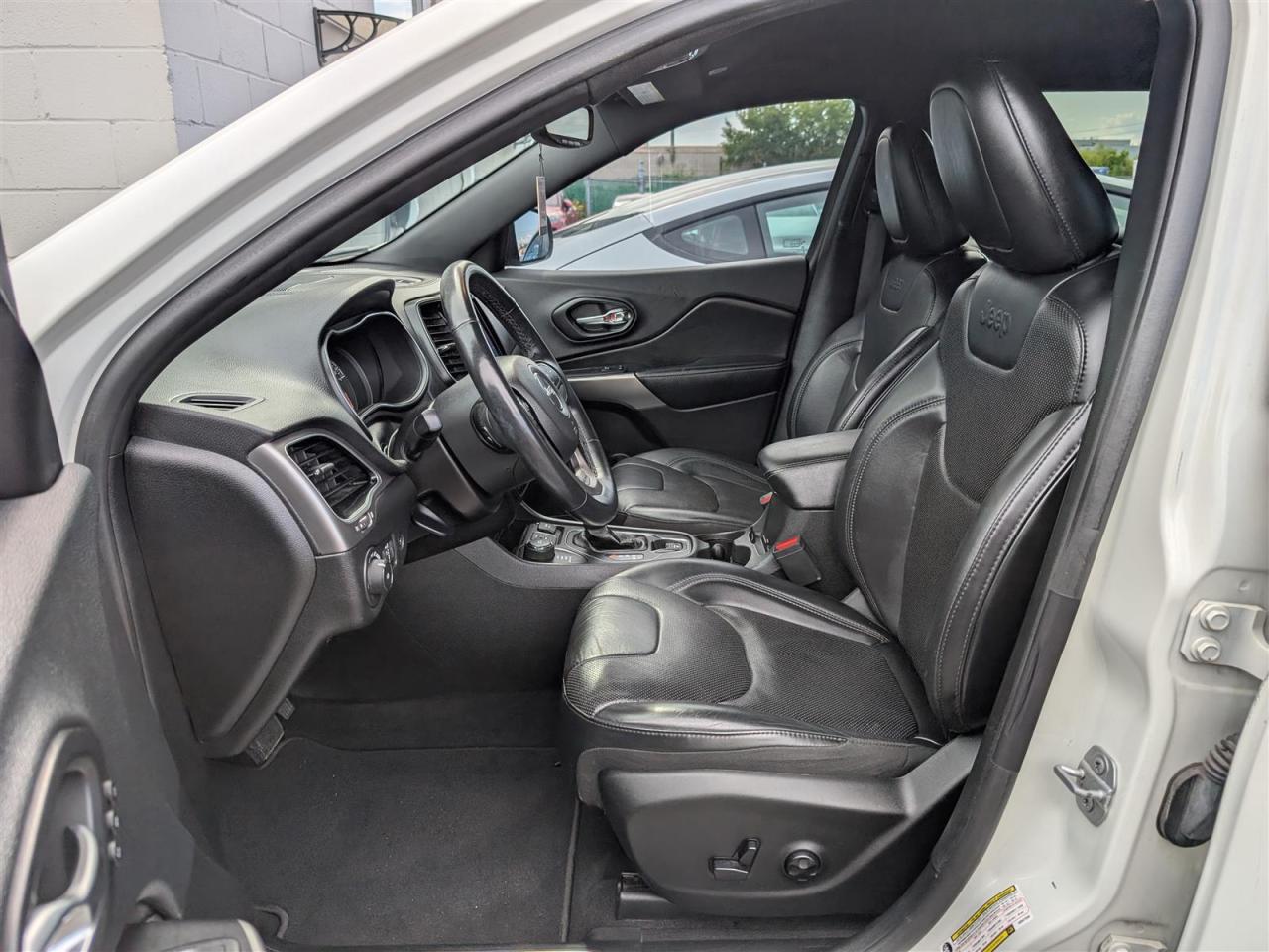 2019 Jeep Cherokee LTD 4X4 - NAVI - LEATHER - REVERSE CAM Photo