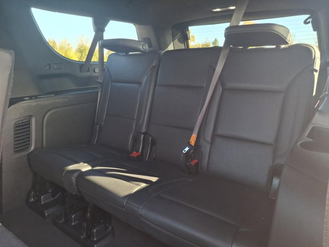 2023 Chevrolet Suburban LT 4WD | Leather | Panoramic Sunroof | 360 Camera | Heated Wheel + Seats | BSM | 20" Wheel | Bose | Photo