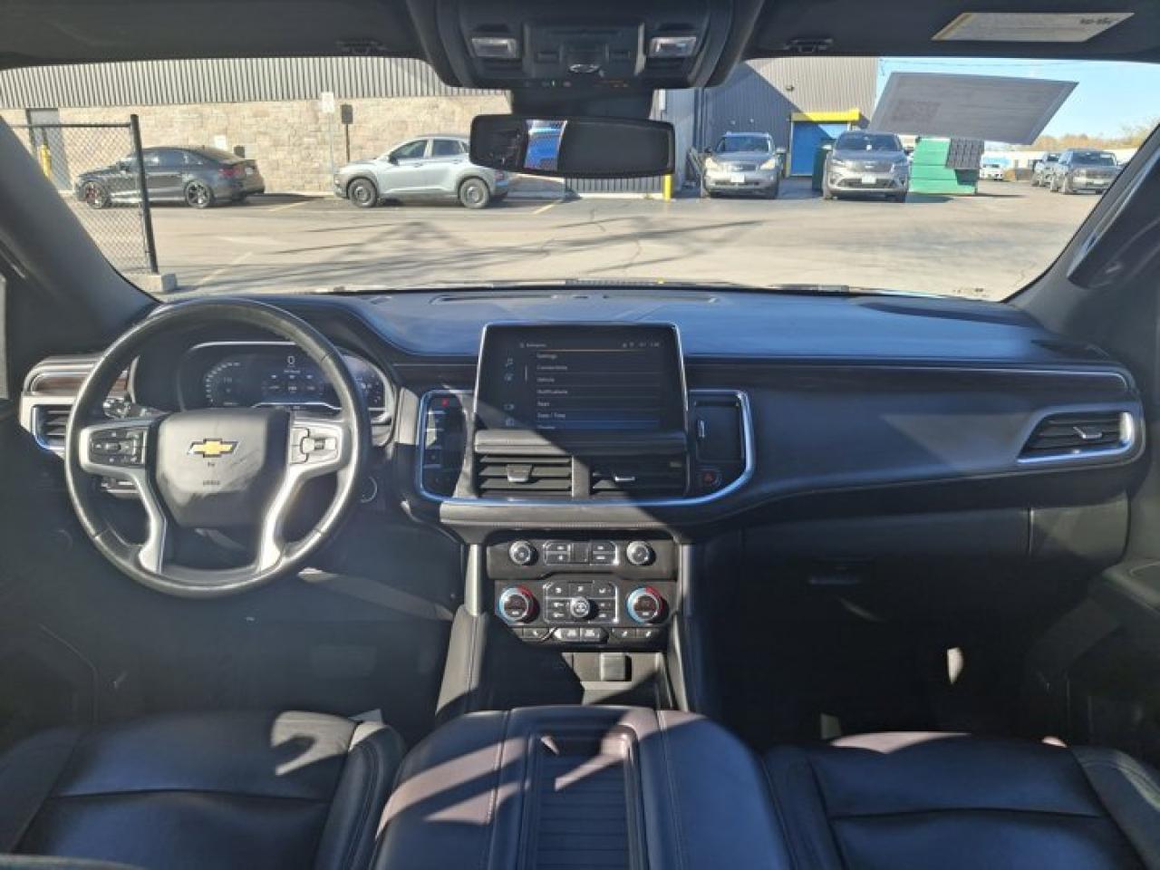 2023 Chevrolet Suburban LT 4WD | Leather | Panoramic Sunroof | 360 Camera | Heated Wheel + Seats | BSM | 20" Wheel | Bose | Photo