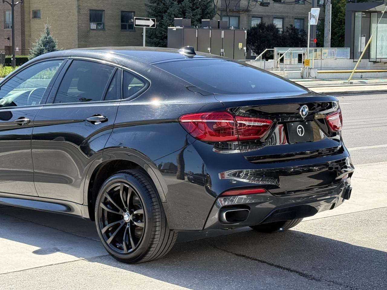 2017 BMW X6 //M SPORT | RED LEATHER | HUD | CARPLAY | PANO | Photo