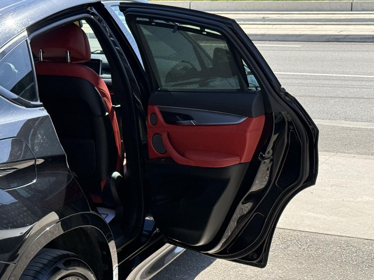 2017 BMW X6 //M SPORT | RED LEATHER | HUD | CARPLAY | PANO | Photo