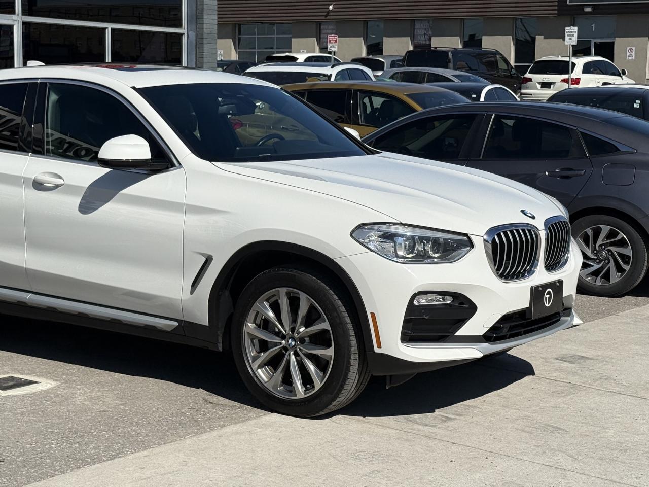 2019 BMW X4 PREMIUM | HUD | PANO | CARPLAY | LOADED Photo