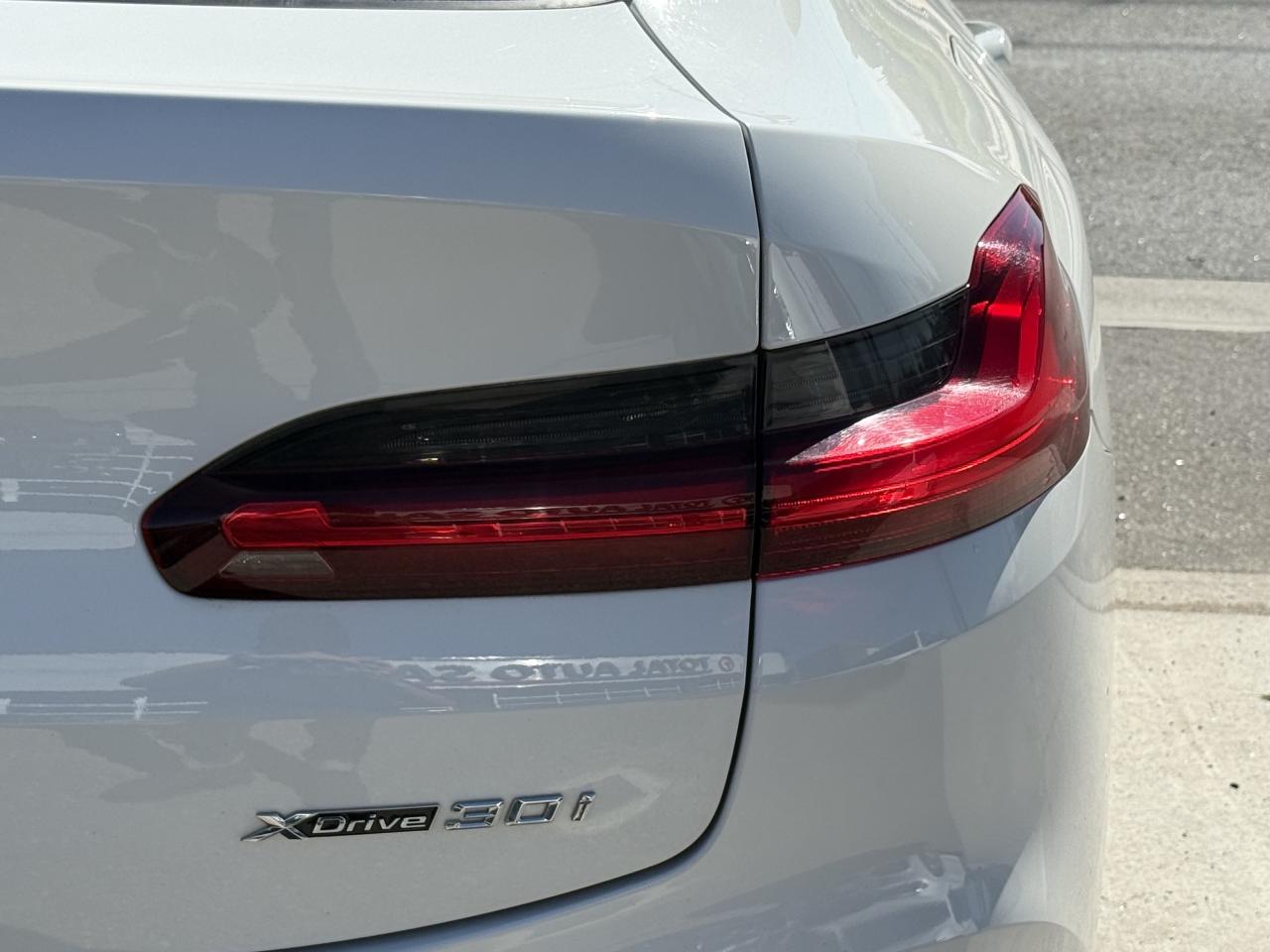 2019 BMW X4 PREMIUM | HUD | PANO | CARPLAY | LOADED Photo