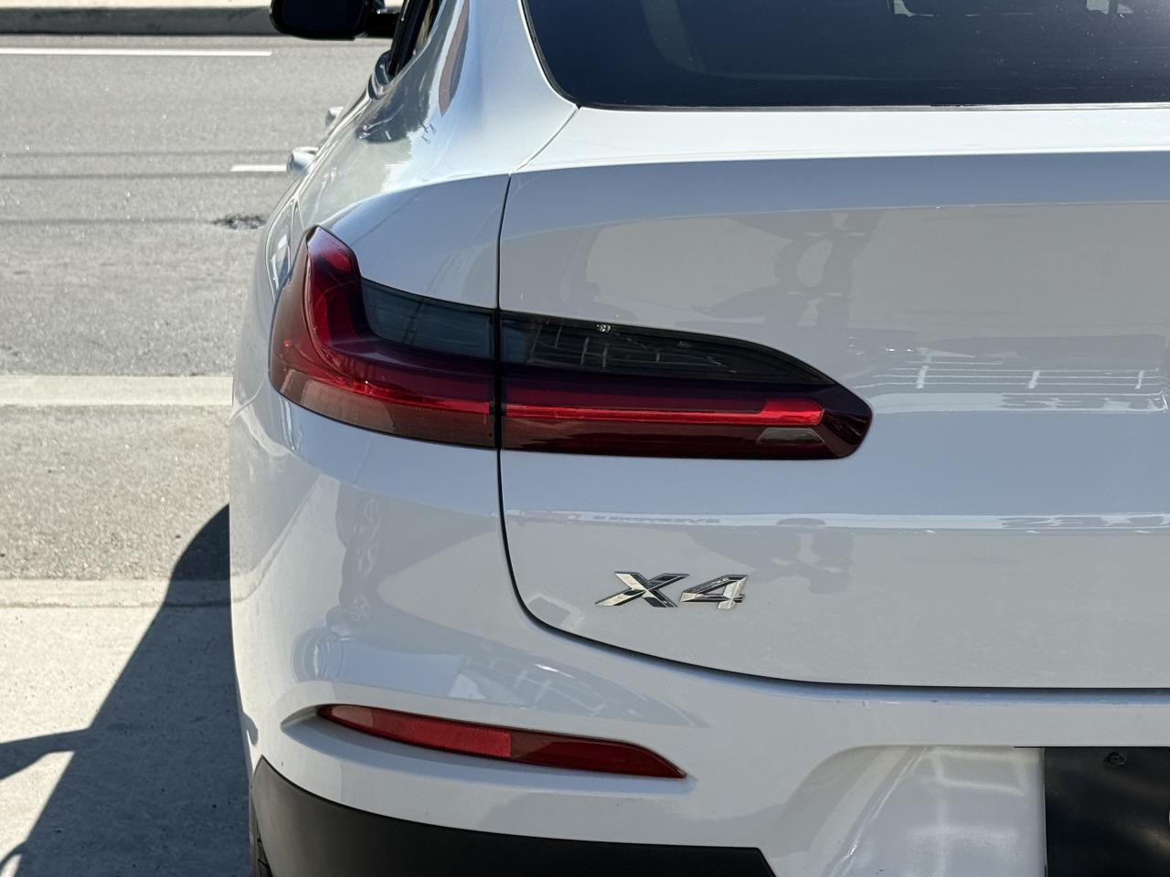 2019 BMW X4 PREMIUM | HUD | PANO | CARPLAY | LOADED Photo