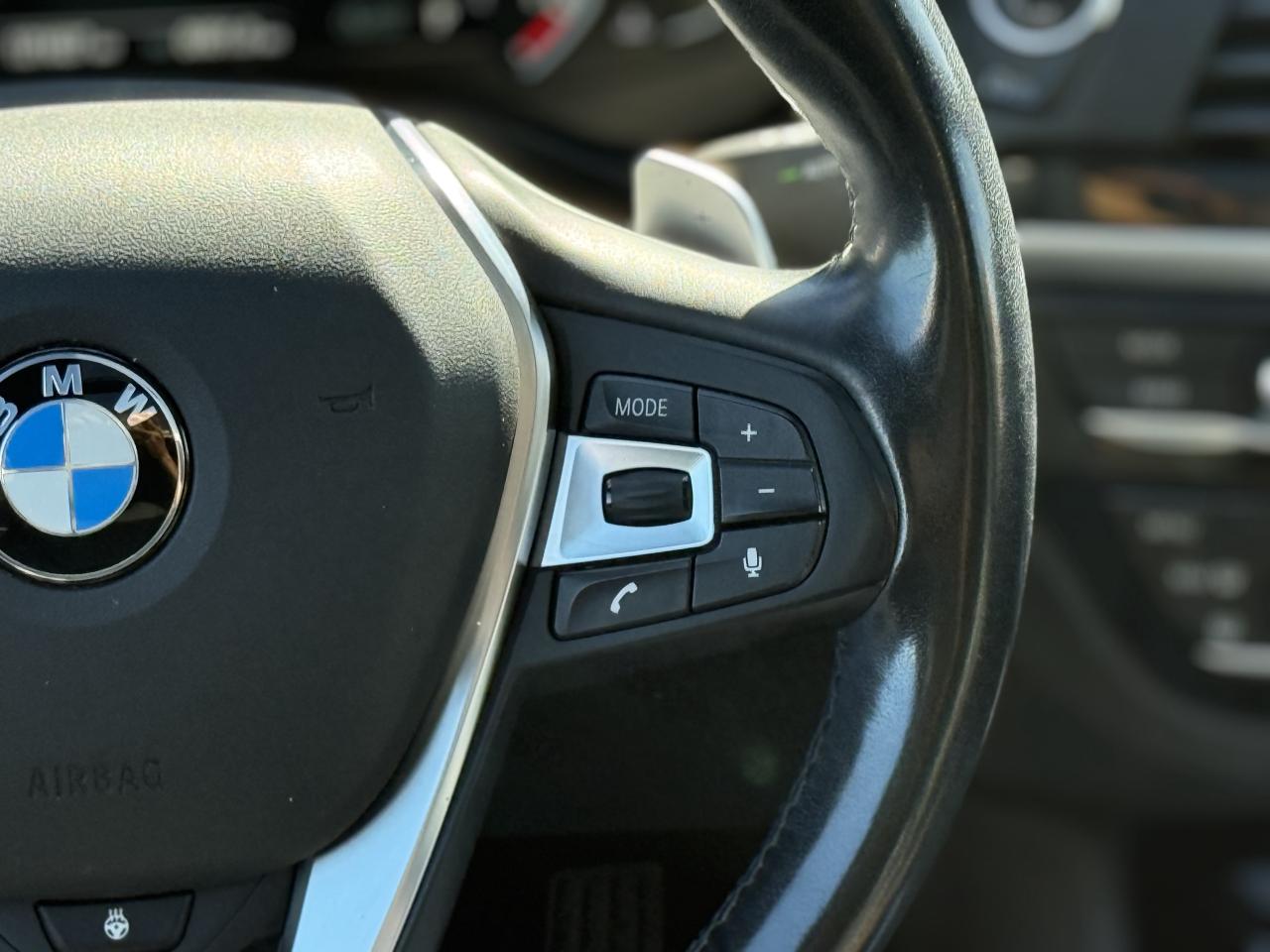 2019 BMW X4 PREMIUM | HUD | PANO | CARPLAY | LOADED Photo