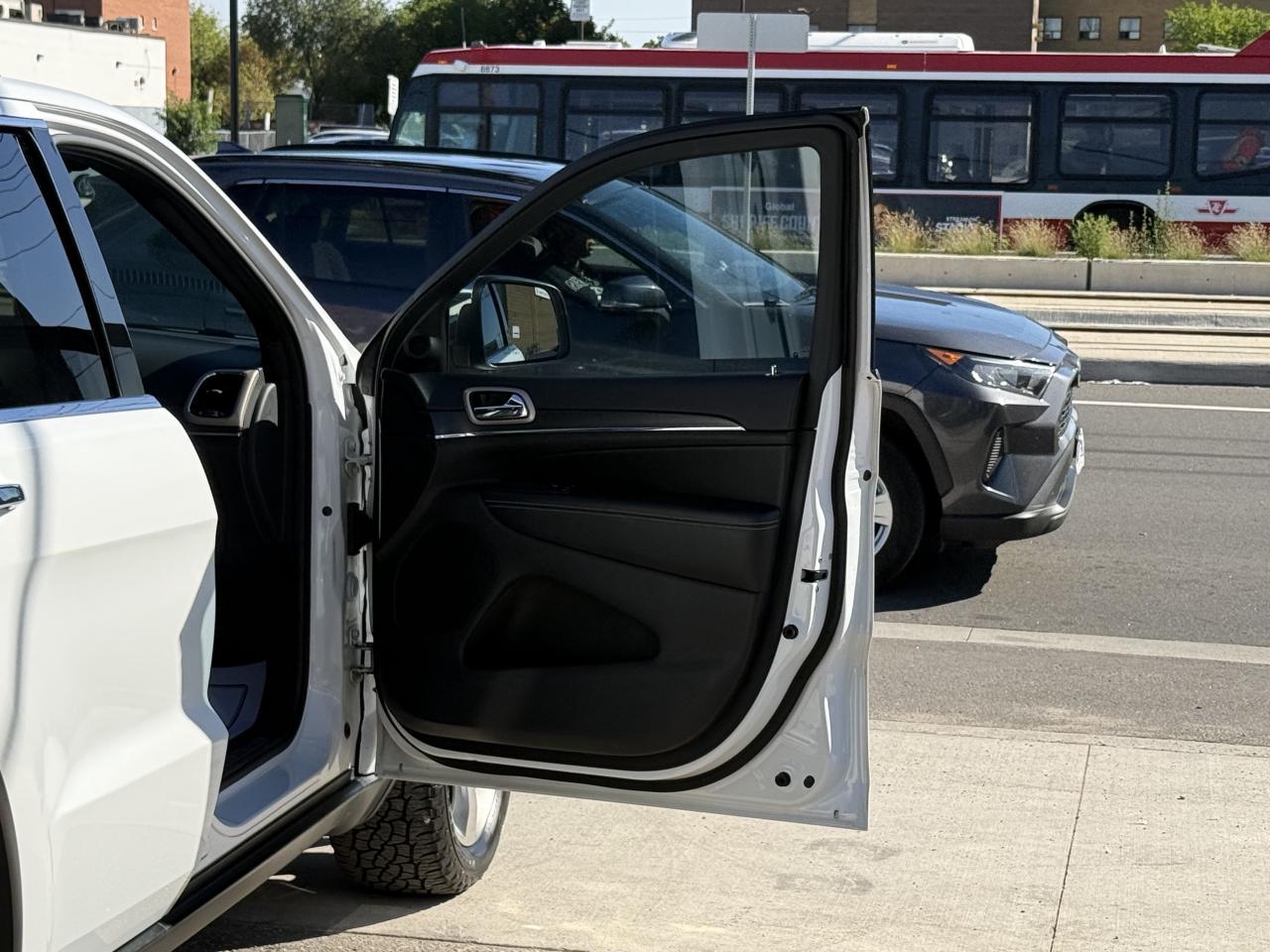 2016 Jeep Grand Cherokee LIMITED | PANO | LOADED Photo