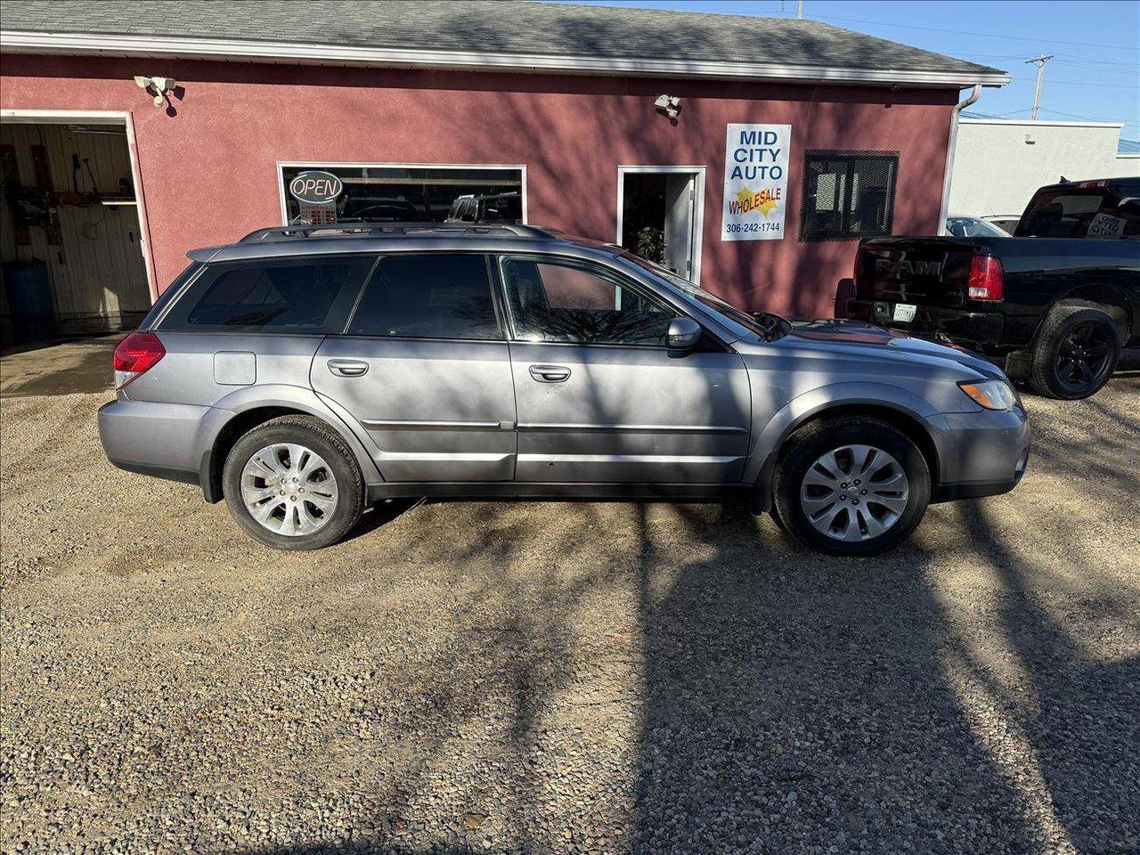 Used 2008 Subaru Outback 2.5X LIMITED SAFETIED NEEDS NOTHING for sale in Saskatoon, SK