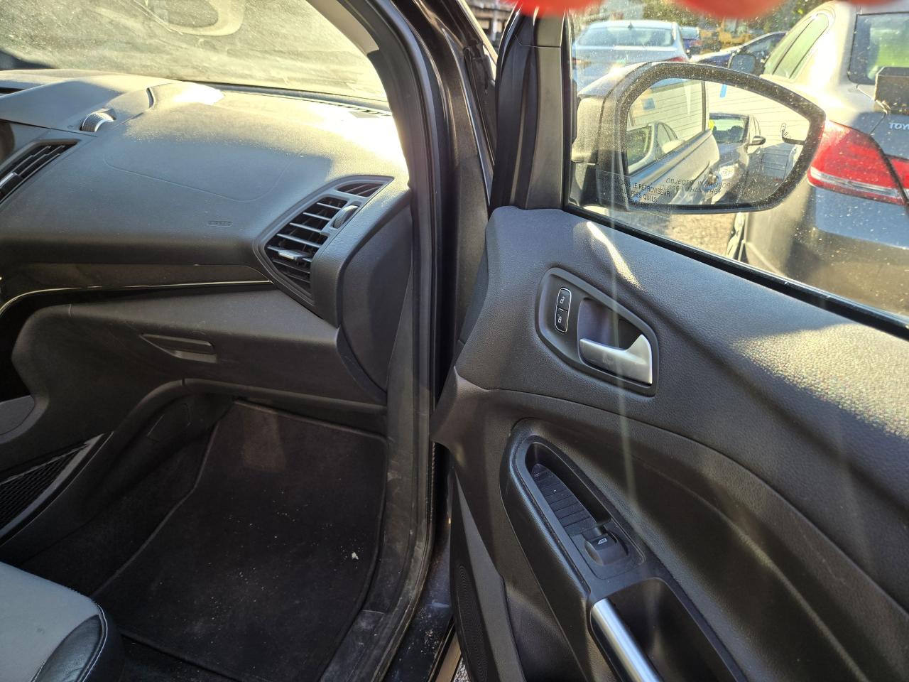 2018 Ford Escape SE - Photo #9
