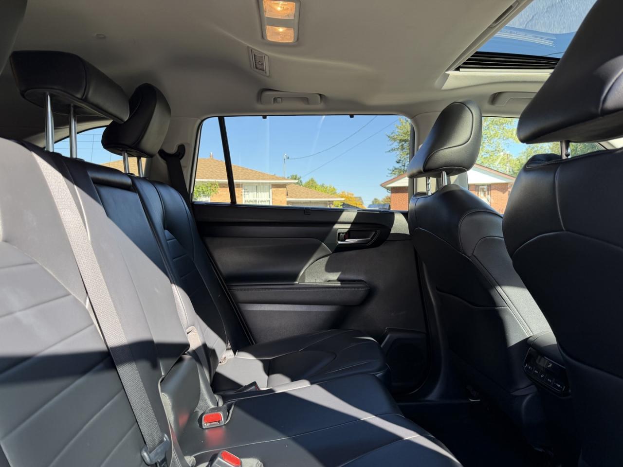 2020 Toyota Highlander XLE AWD V6 - Photo #11