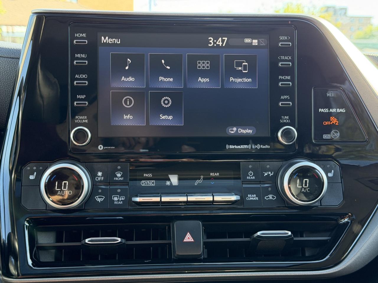2020 Toyota Highlander XLE AWD V6 - Photo #21