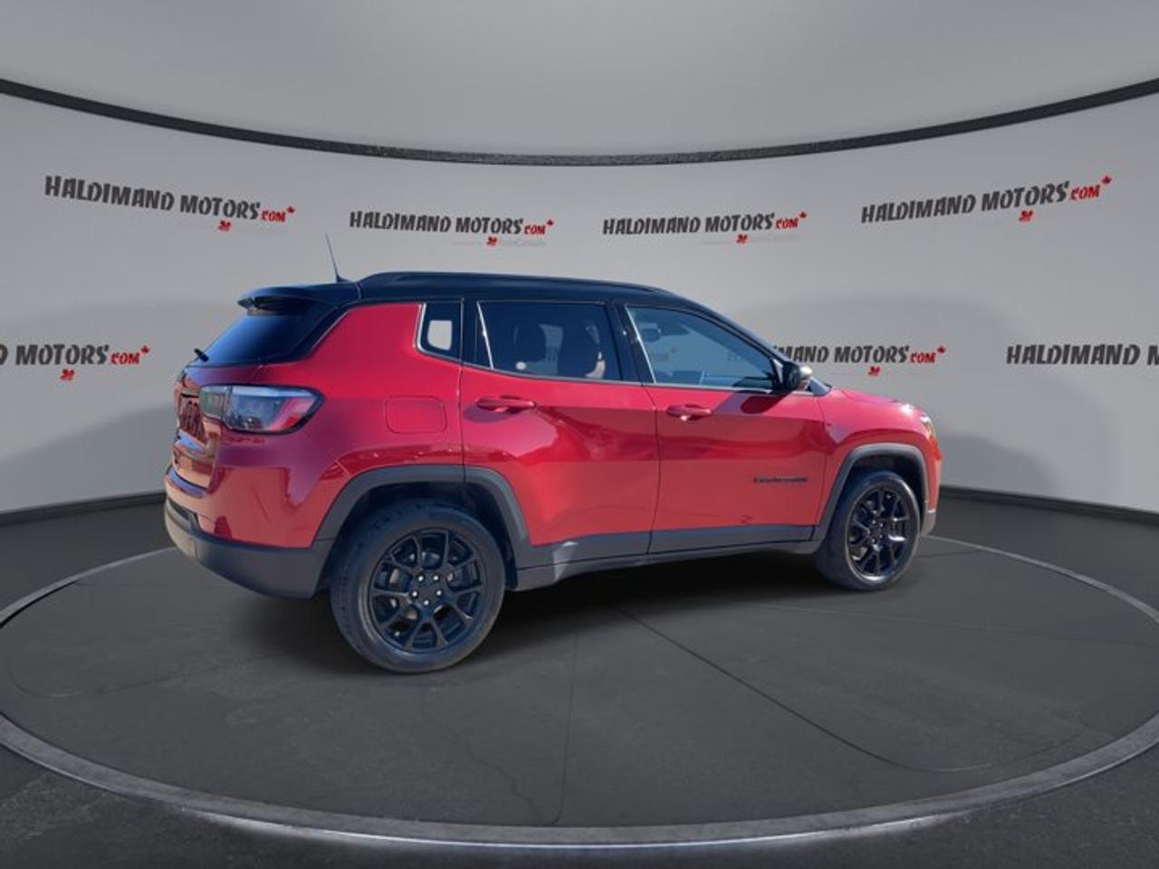 2023 Jeep Compass Altitude 4x4 Photo