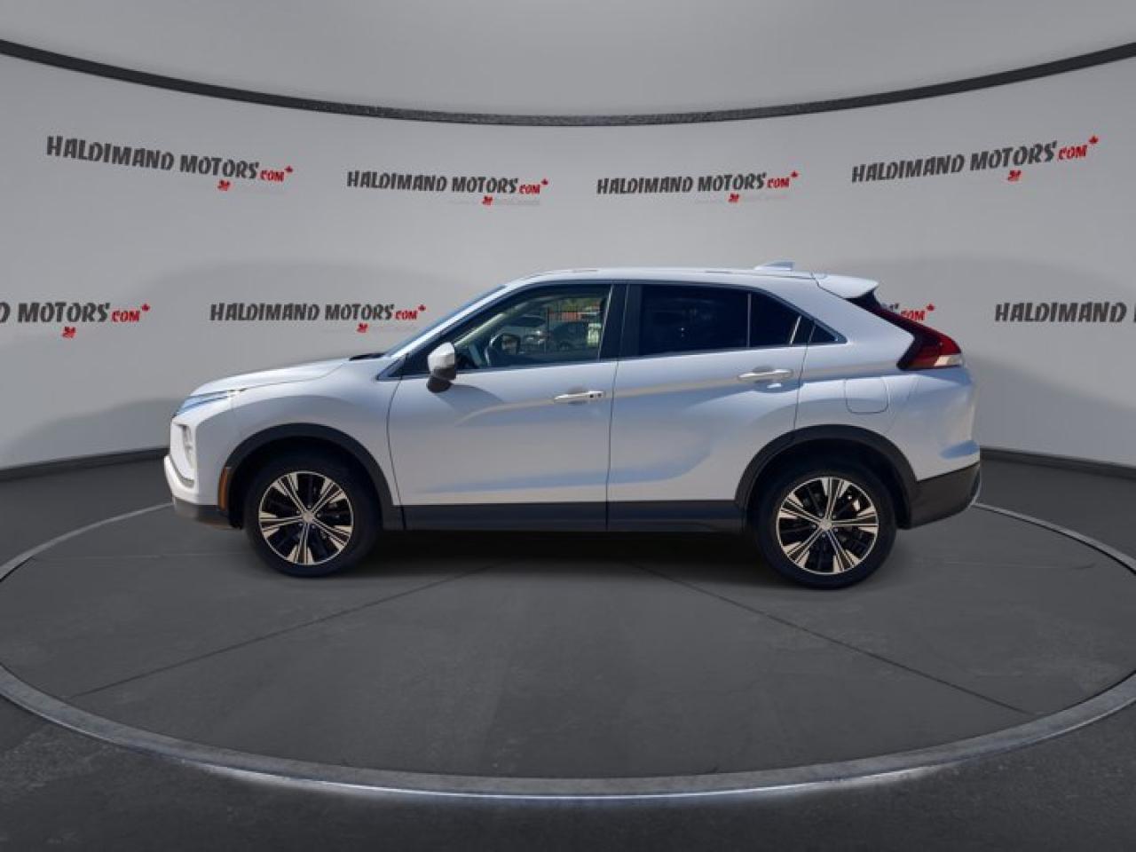 2022 Mitsubishi Eclipse Cross SE S 4WD Photo4