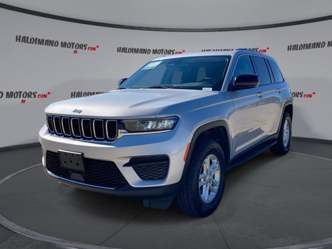 Used 2023 Jeep Grand Cherokee LAREDO 4x4 for sale in Cayuga, ON