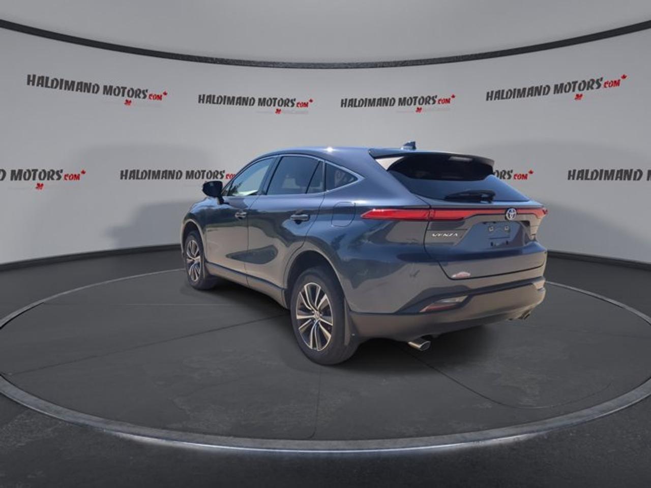 2023 Toyota Venza LE AWD Photo