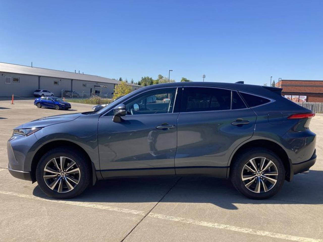 2023 Toyota Venza LE AWD Photo