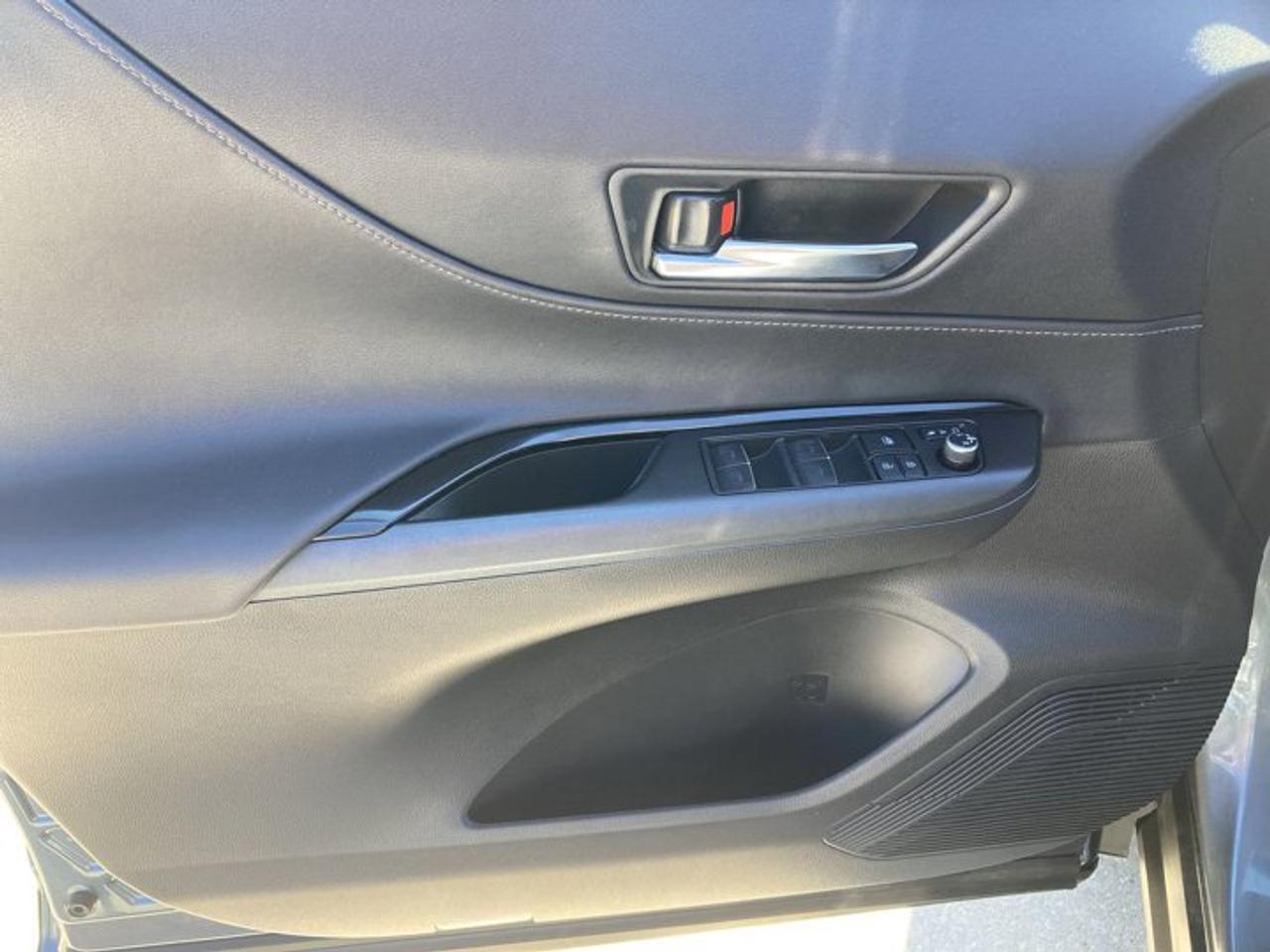 2023 Toyota Venza LE AWD Photo