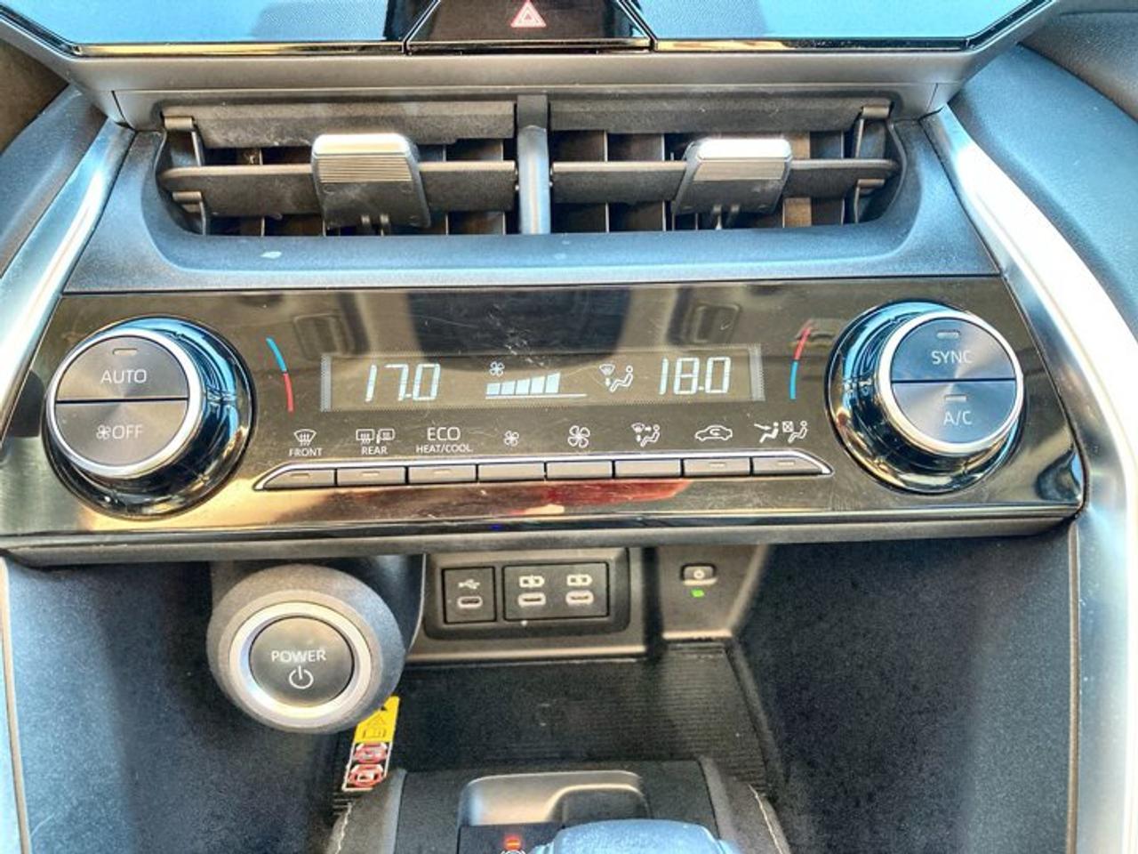 2023 Toyota Venza LE AWD Photo