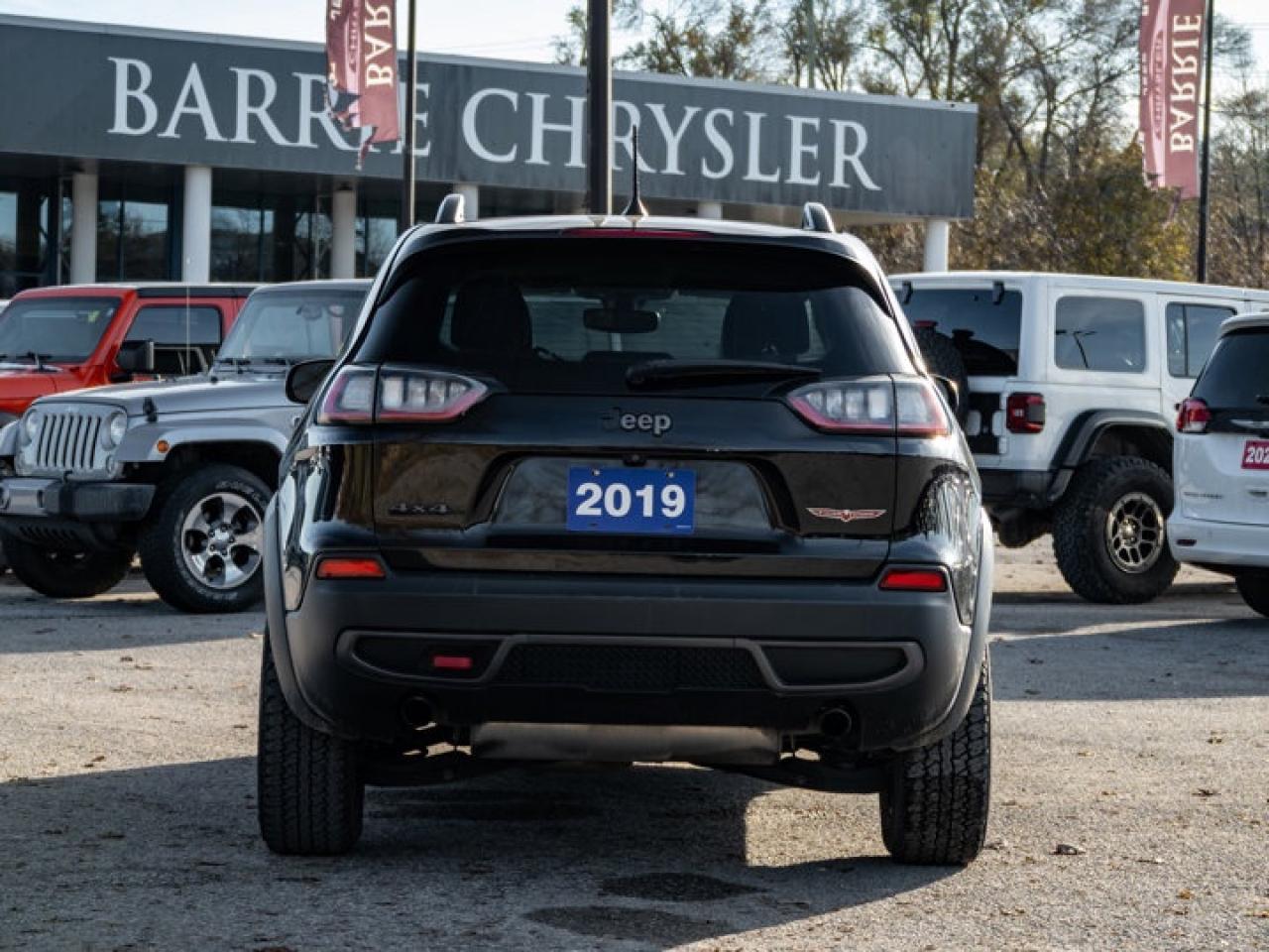 2019 Jeep Cherokee Trailhawk Photo