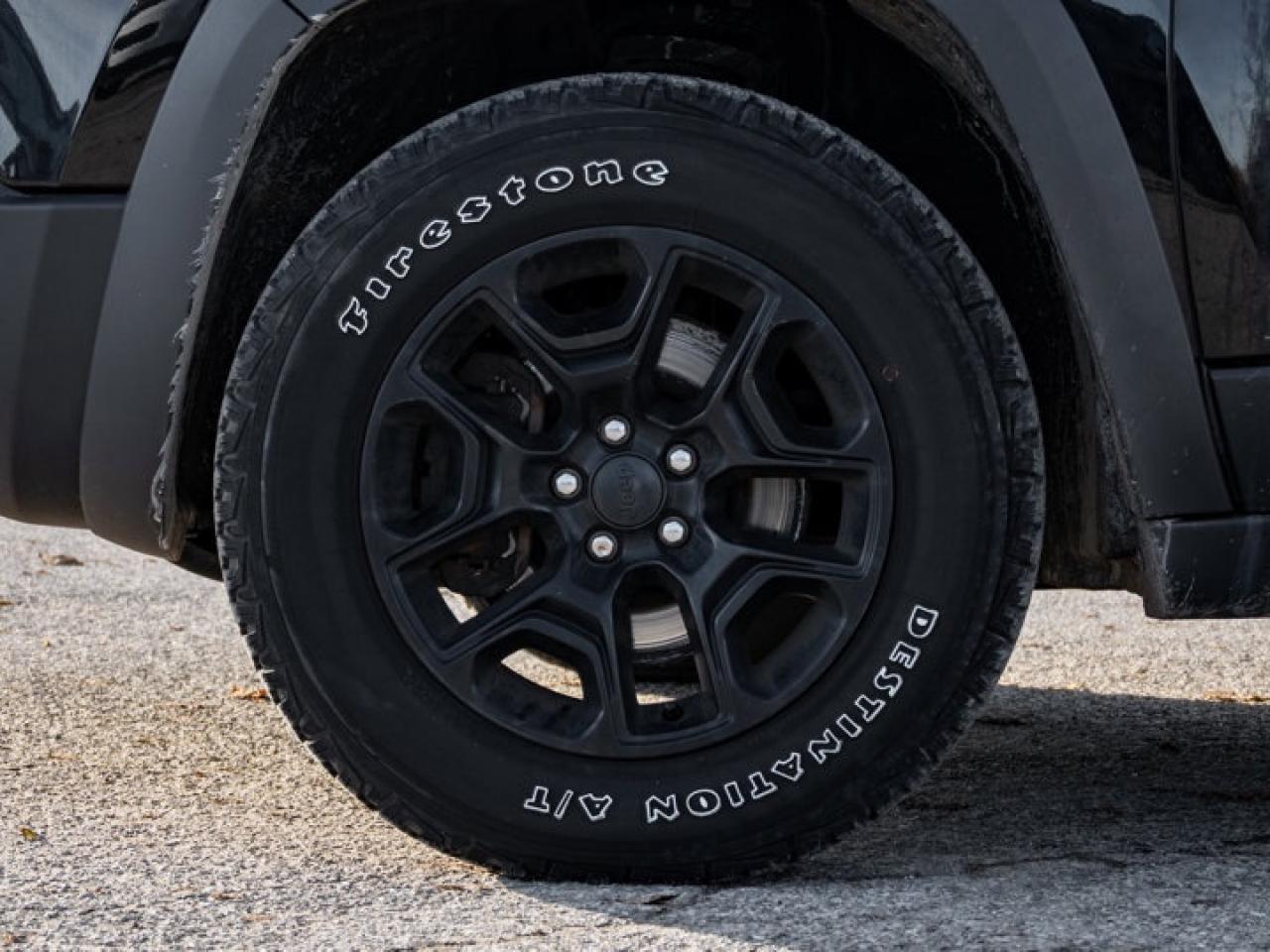 2019 Jeep Cherokee Trailhawk Photo