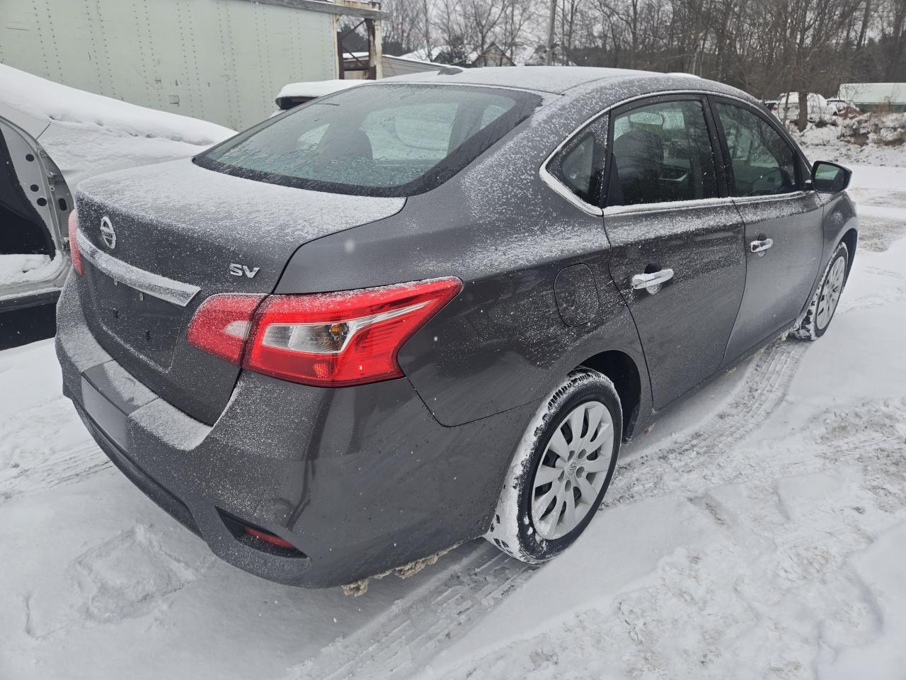 2018 Nissan Sentra SV Photo4