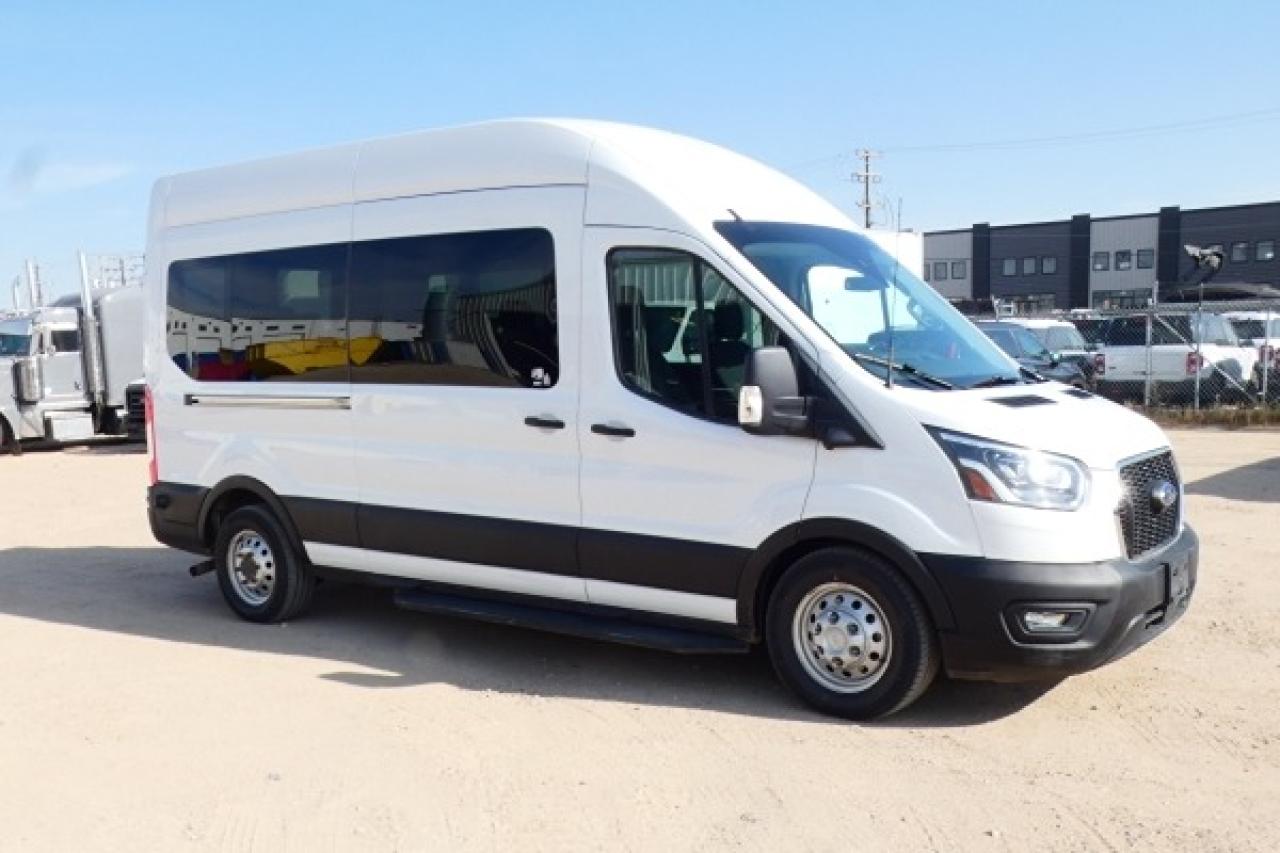 2023 Ford Transit 350 XL 15 pass. High Roof AWD w/cloth seat, NAV, BUC - Photo #4