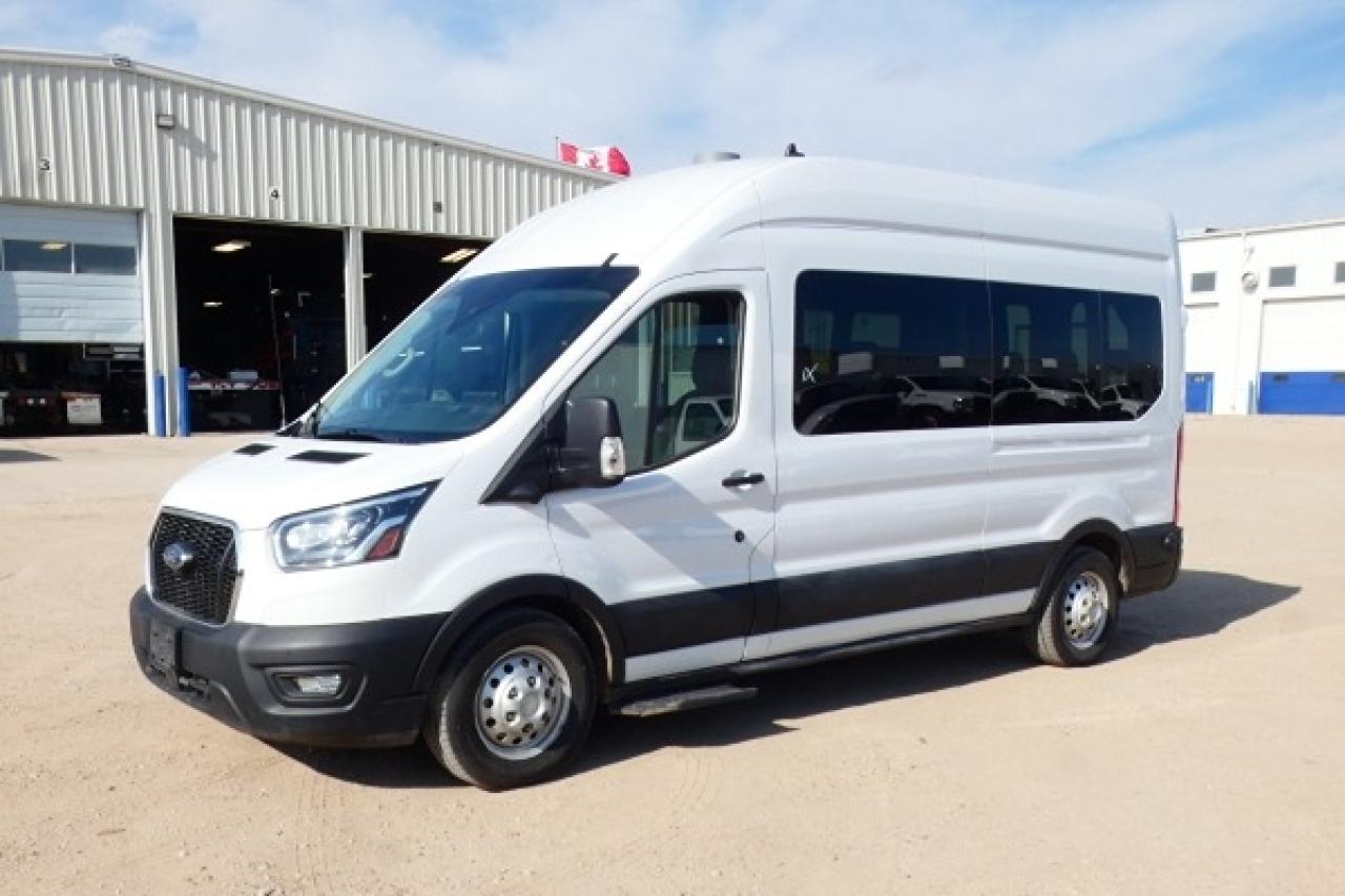 2023 Ford Transit 350 XL 15 pass. High Roof AWD w/cloth seat, NAV, BUC - Photo #2
