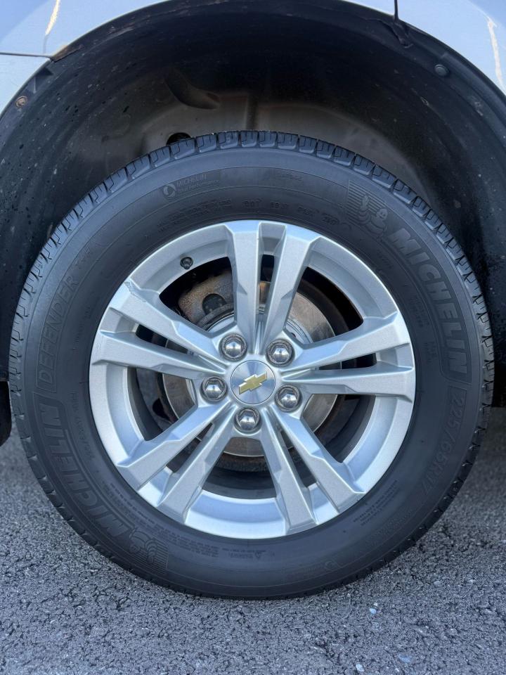 2010 Chevrolet Equinox 1LT Photo