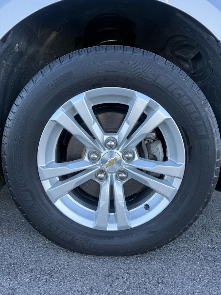 2010 Chevrolet Equinox 1LT Photo