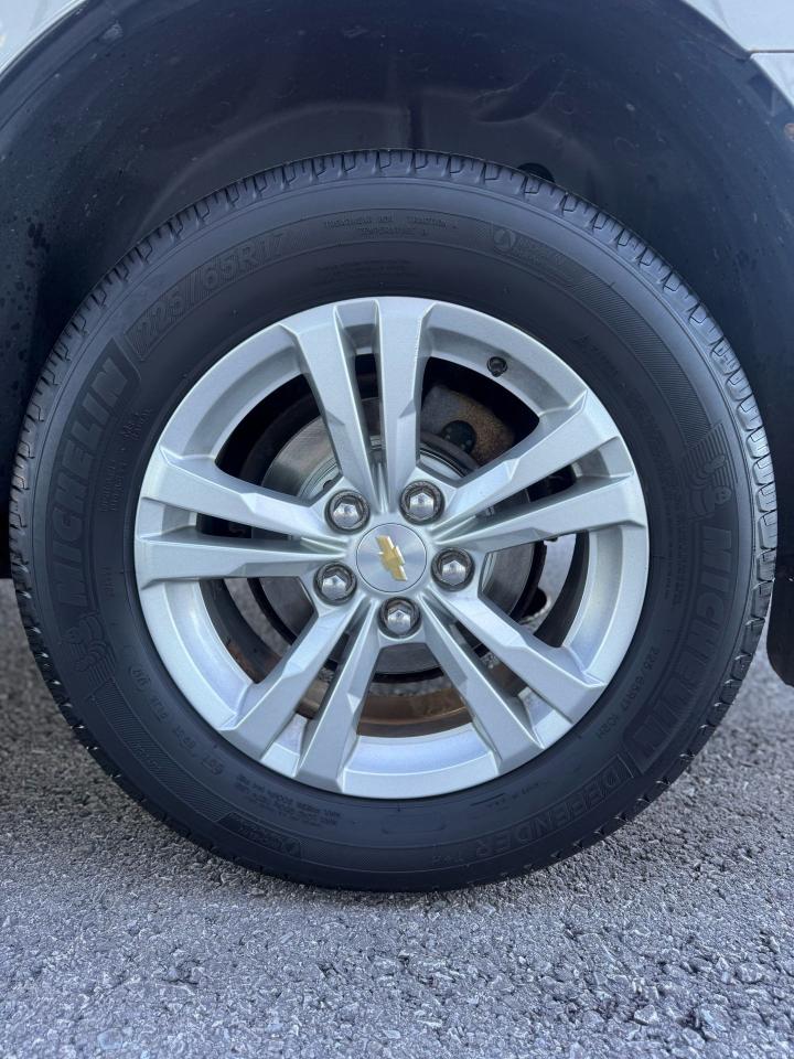 2010 Chevrolet Equinox 1LT Photo