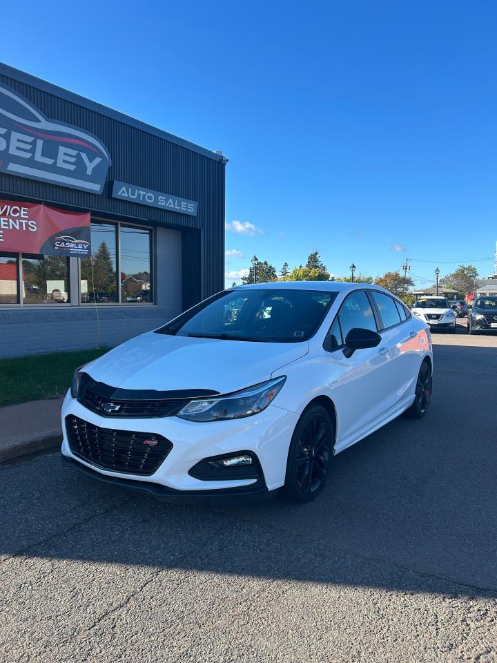 2018 Chevrolet Cruze LT - Photo #1