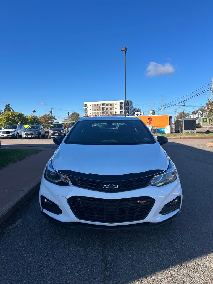 2018 Chevrolet Cruze LT - Photo #2