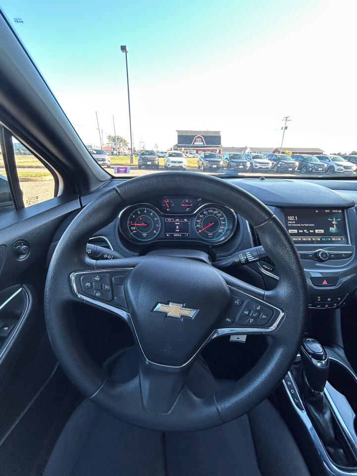 2018 Chevrolet Cruze LT - Photo #9