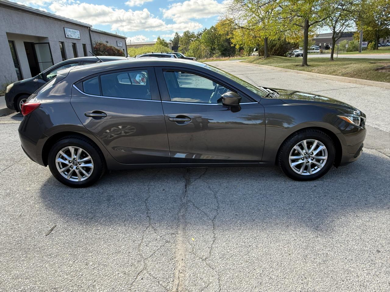 2014 Mazda MAZDA3 4DR..HT GS-SKY..AUTO..REAR VIEW CAMERA..CERTIFIED! Photo3