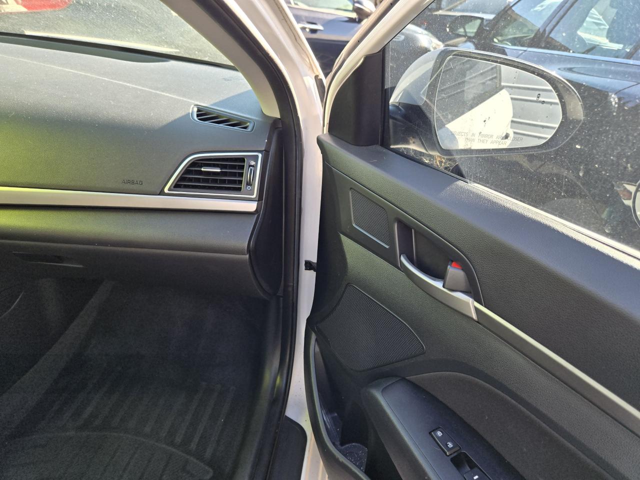 2018 Hyundai Elantra GL SE - Photo #12