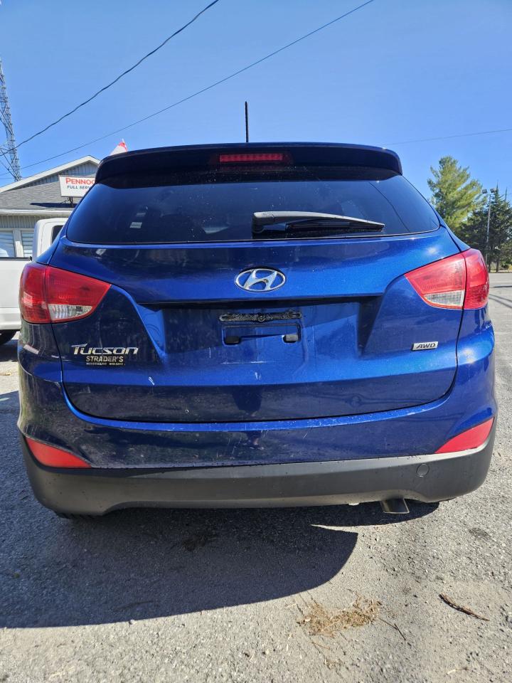 2014 Hyundai Tucson GL - Photo #2