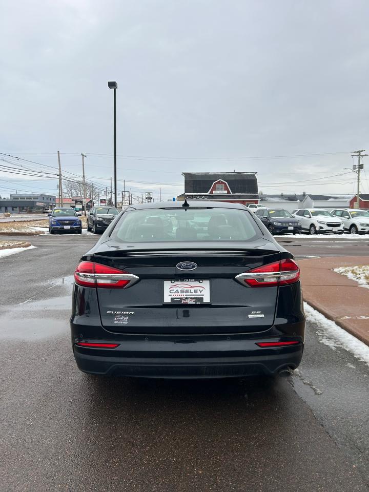 2019 Ford Fusion SE Photo
