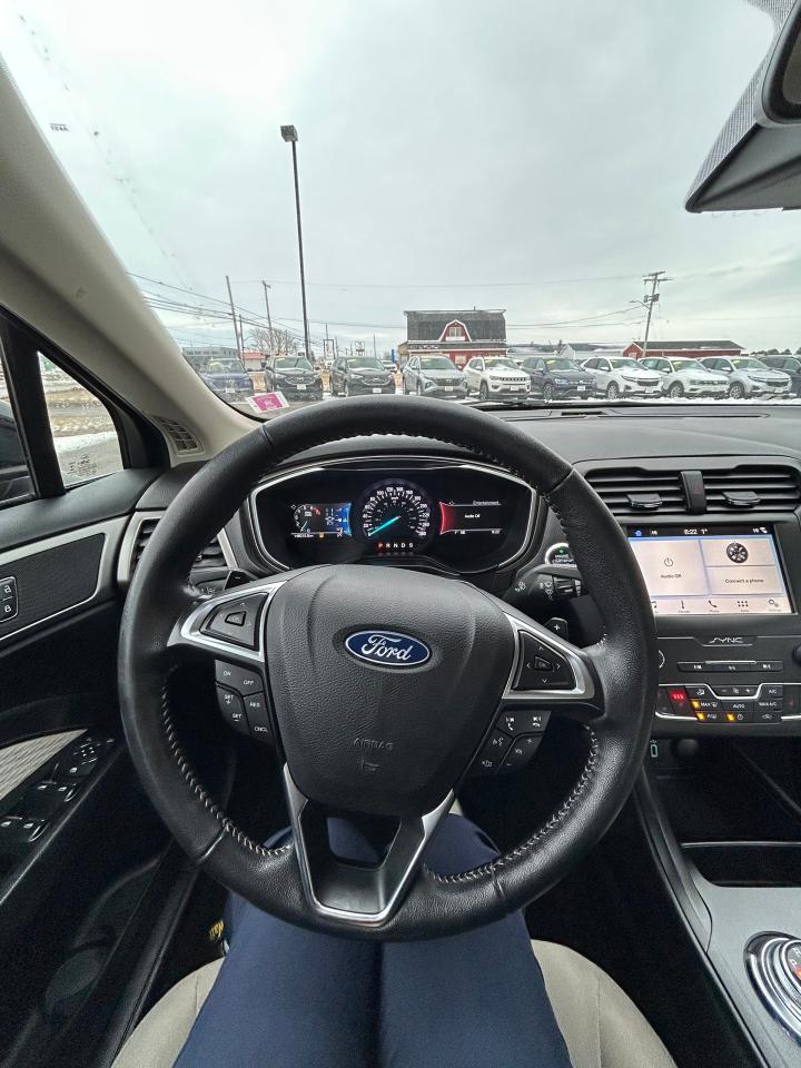 2019 Ford Fusion SE Photo