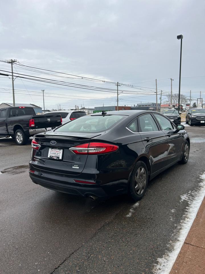 2019 Ford Fusion SE Photo3