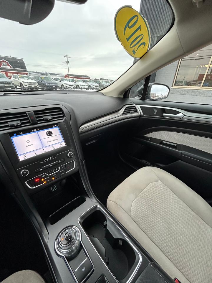 2019 Ford Fusion SE Photo