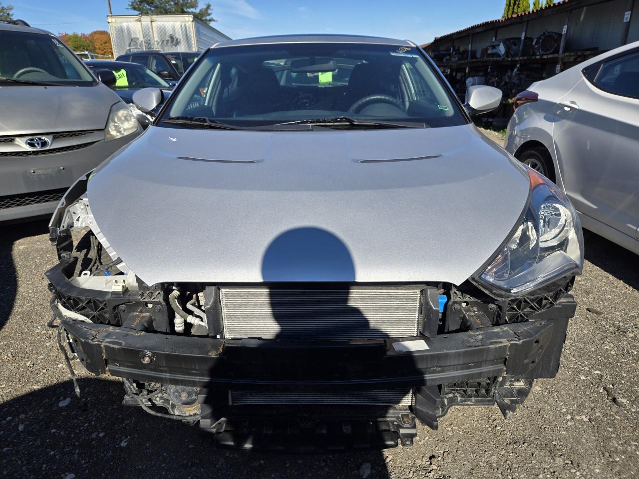 2012 Hyundai Veloster w/Tech - Photo #2