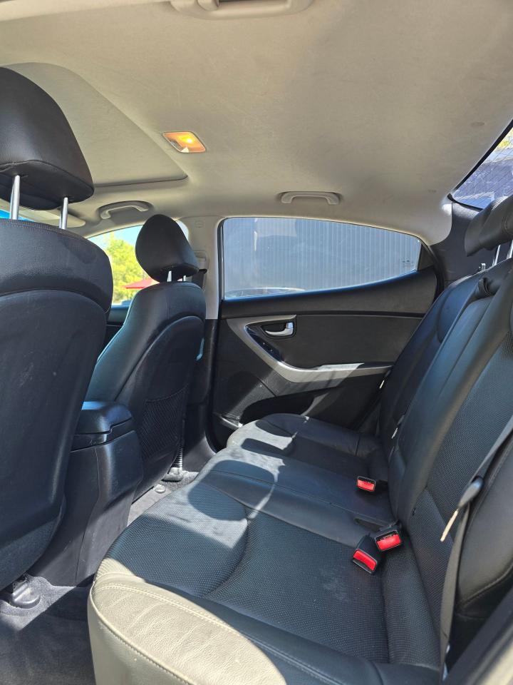2014 Hyundai Elantra 4dr Sdn Auto Limited w/Navi - Photo #8