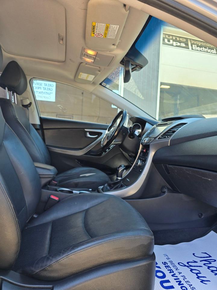 2014 Hyundai Elantra 4dr Sdn Auto Limited w/Navi - Photo #9