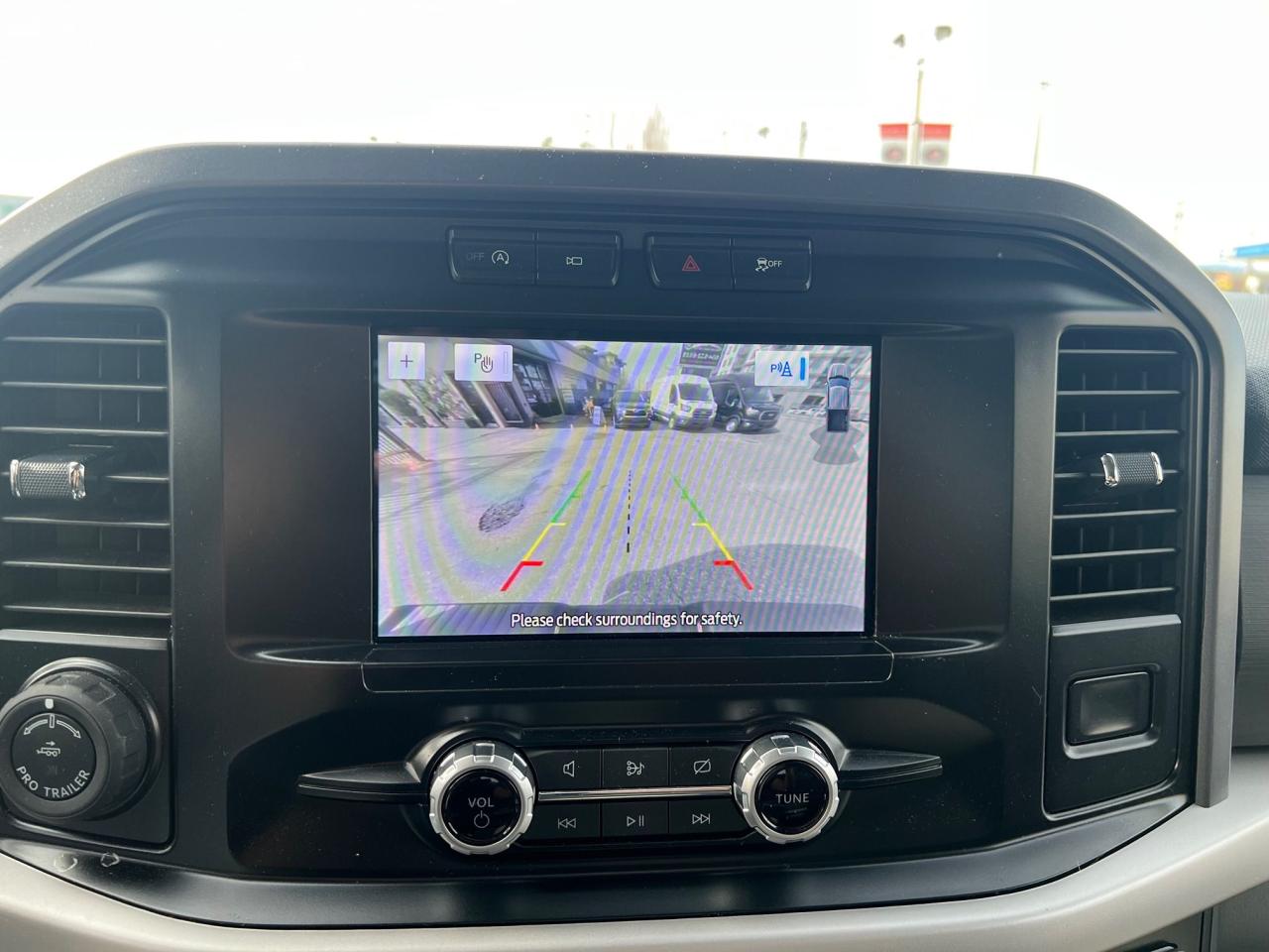 2023 Ford F-150 XLT Photo13