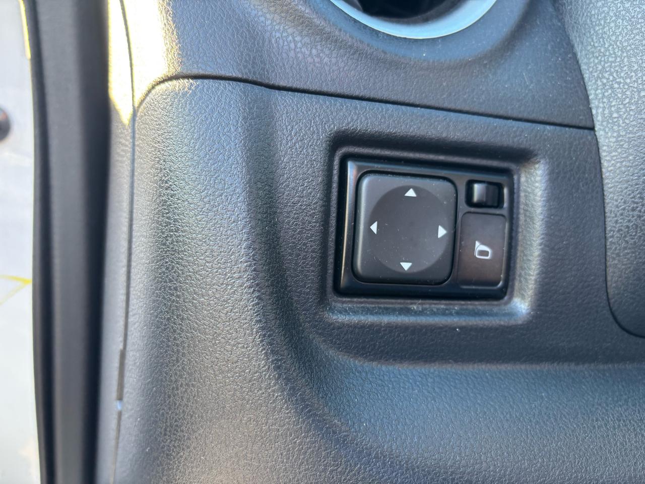 2019 Nissan Versa Note S, Hatchback, Back-Up-Camera, Low Kms. - Photo #19