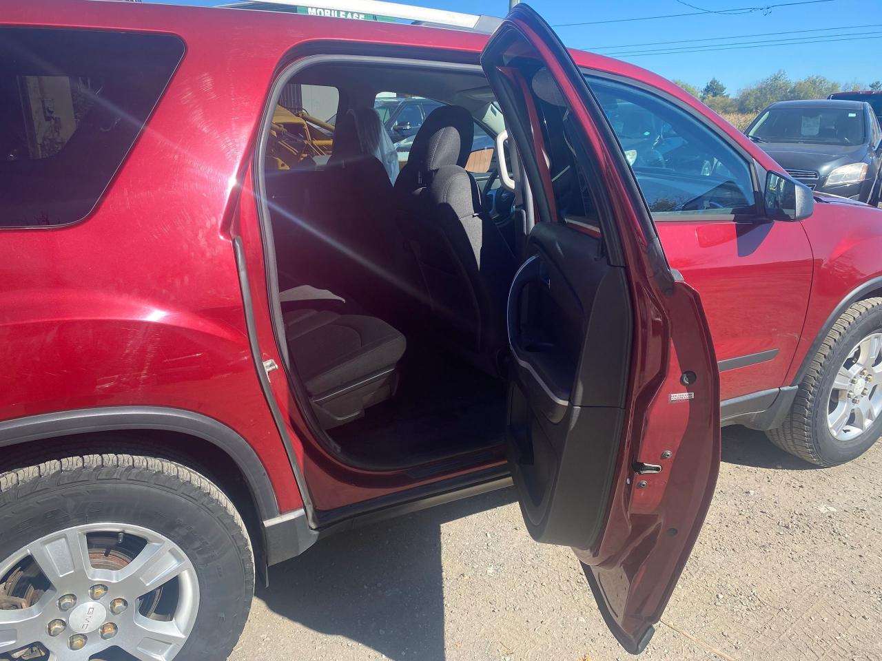 2011 GMC Acadia SLE1 - Photo #9