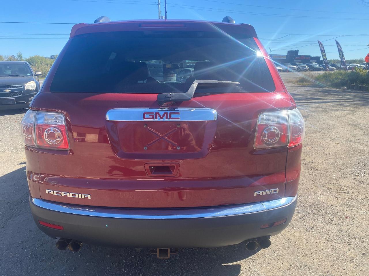 2011 GMC Acadia SLE1 - Photo #10