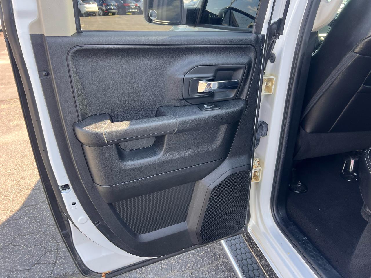 2014 RAM 1500 SPORT 5.7 HEMI 4x4 Photo55