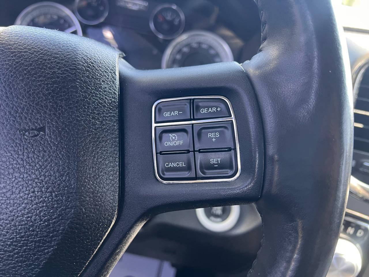 2014 RAM 1500 SPORT 5.7 HEMI 4x4 Photo21