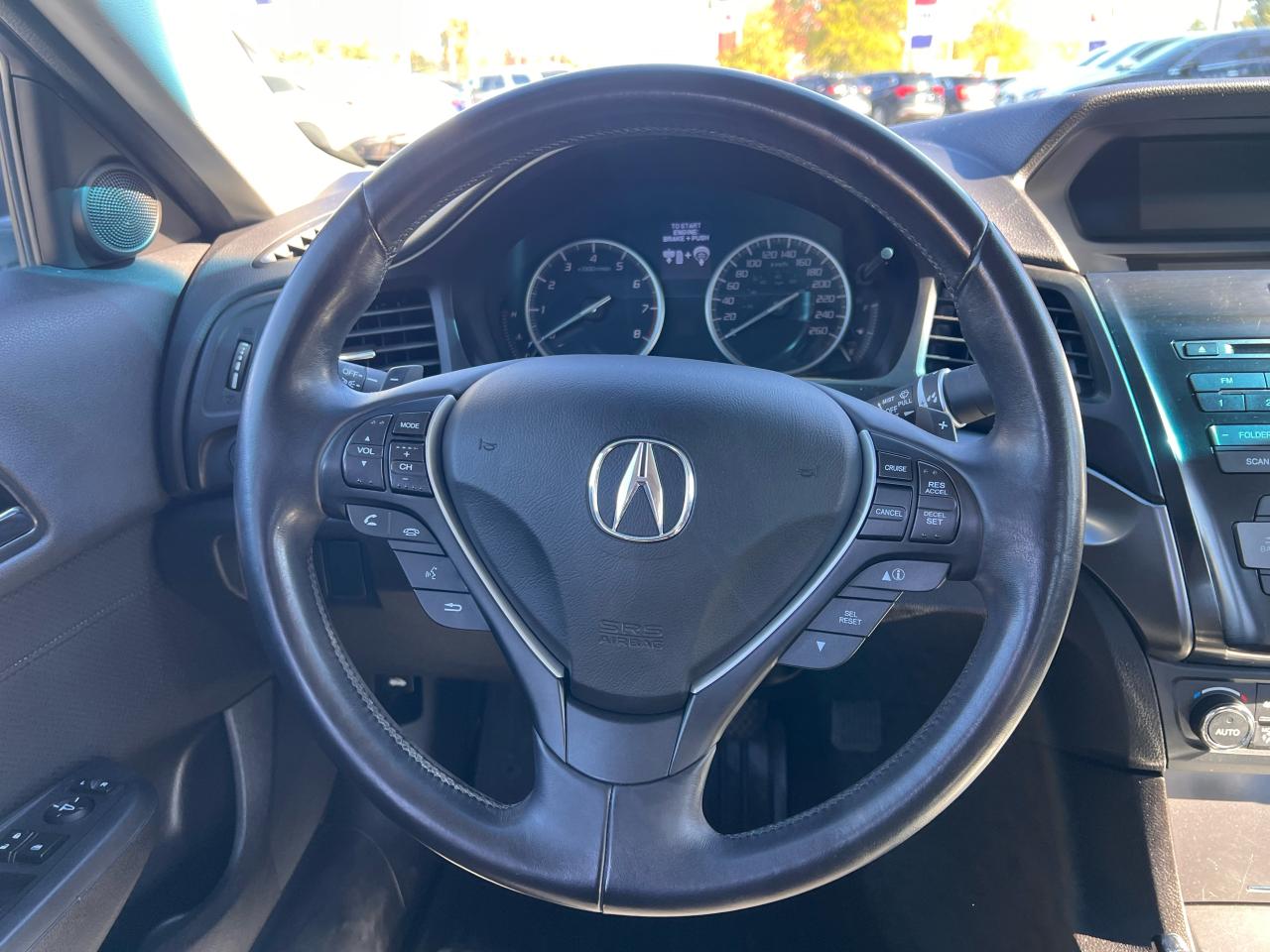2013 Acura ILX 4dr Sdn Photo50